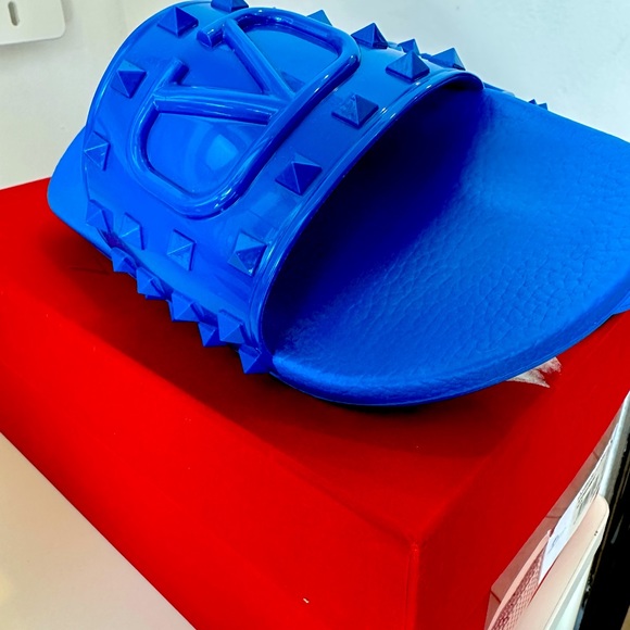 Sandals_&_Flip_Flops